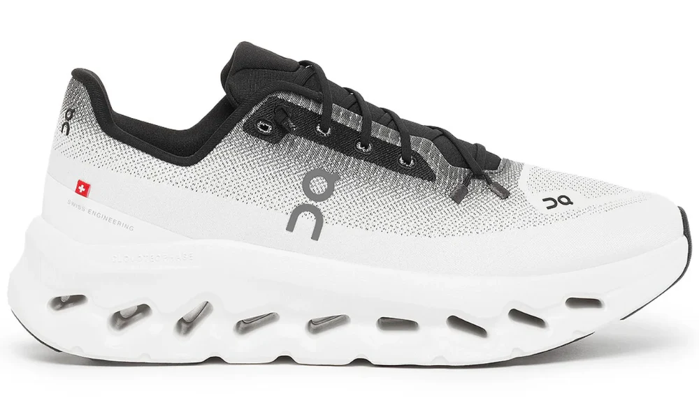 On Cloudtilt "Black/Ivory"